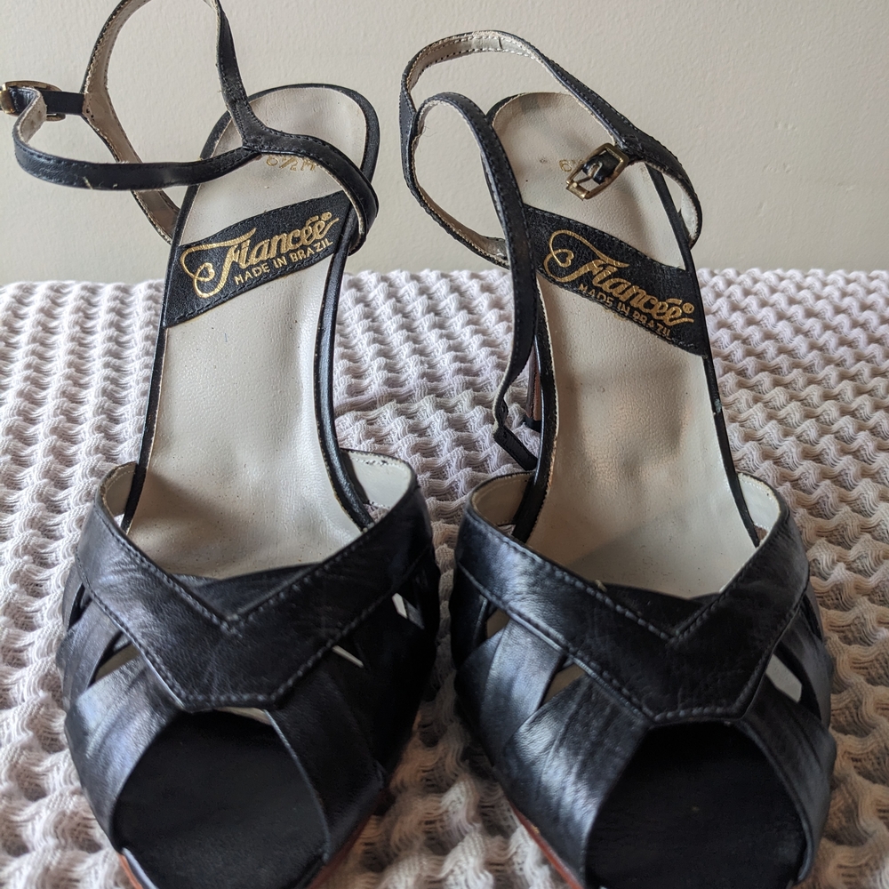 Black Women's Strappy Sandals